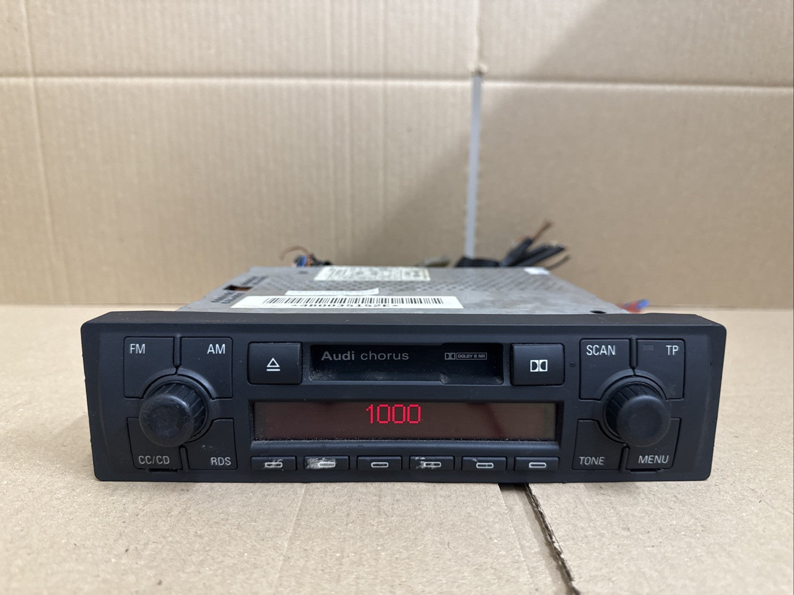 4B0035152E 2003 AUDI TT RADIO STEREO CASSETTE PLAYER HEAD UNIT With Code