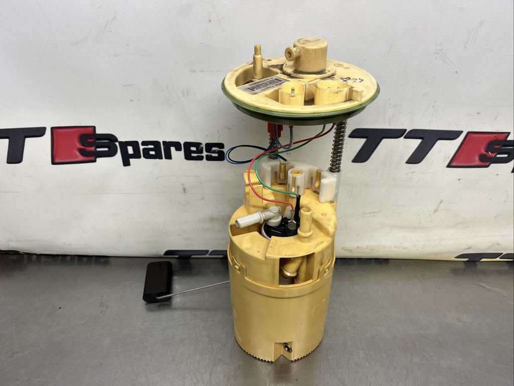 BMW E70 X5  2013 DIESEL IN TANK FUEL PUMP SENDER UNIT 7164315