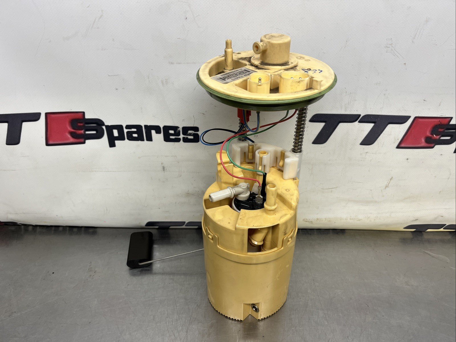 BMW E70 X5  2013 DIESEL IN TANK FUEL PUMP SENDER UNIT 7164315