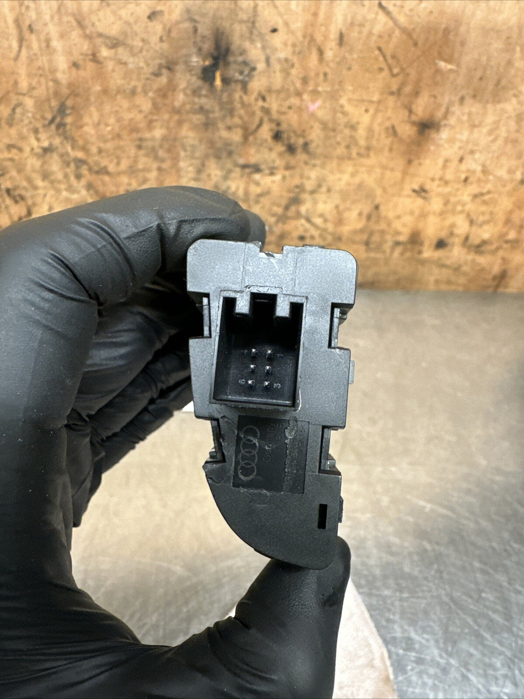 4F2927227BVUV AUDI S6 A6 C6 2005-2011 GLOVE COMPARTMENT SWITCH 