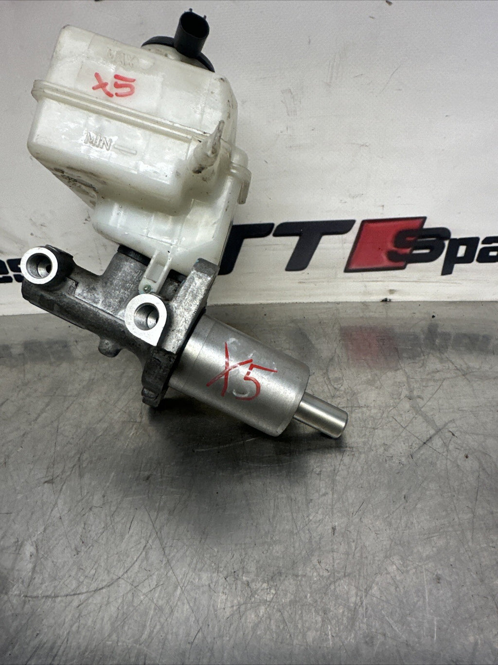 BMW X5 BRAKE MASTER CYLINDER & BOTTLE 3.0 D DIESEL 6771718 E70 2007