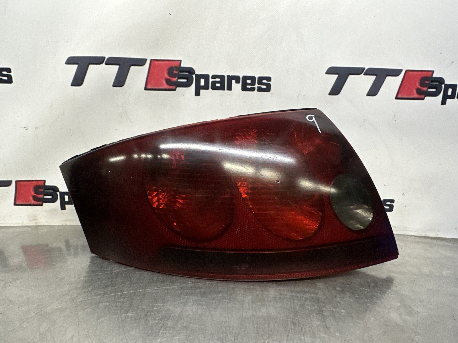 AUDI TT QUATTRO MK1 8N 3 DOOR COUPE LEFT REAR PASSENGER SIDE NEARSIDE TAIL LIGHT