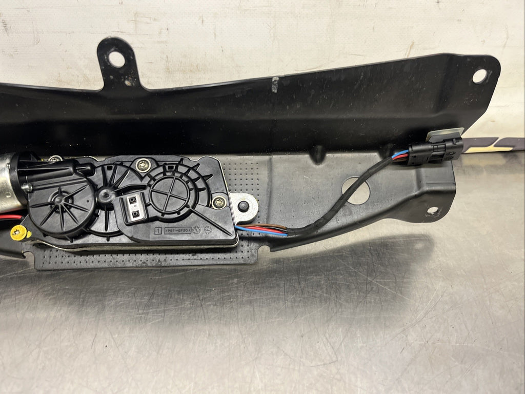 BMW X5 E70 UPPER TAILGATE SOFT CLOSE LATCH LOCK ACTUATOR 51247233909 7233909