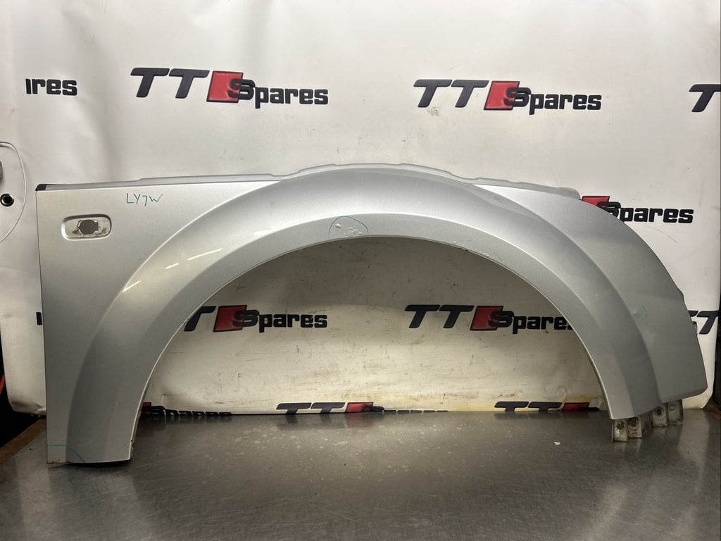AUDI TT MK1 8N 98-06 OFF RIGHT SIDE FRONT WING Silver LY7W