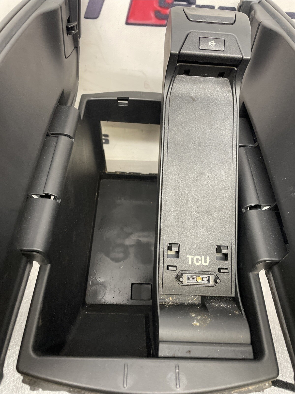 Bmw X5 08-10 Center Armrest Storage 51166969543