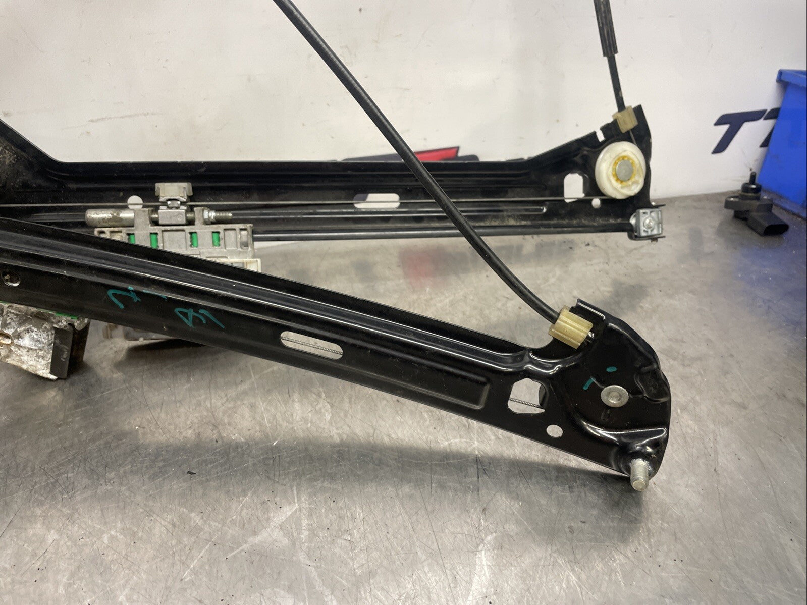 AUDI A5 S5 CABRIO CONVERTIBLE MK1 8F 09-17 PASSENGER WINDOW REGULATOR 8F0837461D
