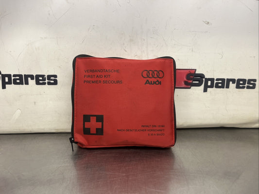 Audi Q7  First Aid Kit With Full Stuff Inside (8P0860282A)