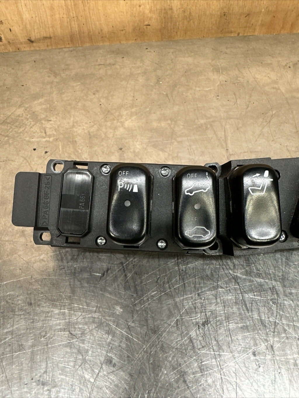 MERCEDES BENZ S-CLASS W220 DASH CENTER CONSOLE HAZARD SWITCH PANEL 2208214458 
