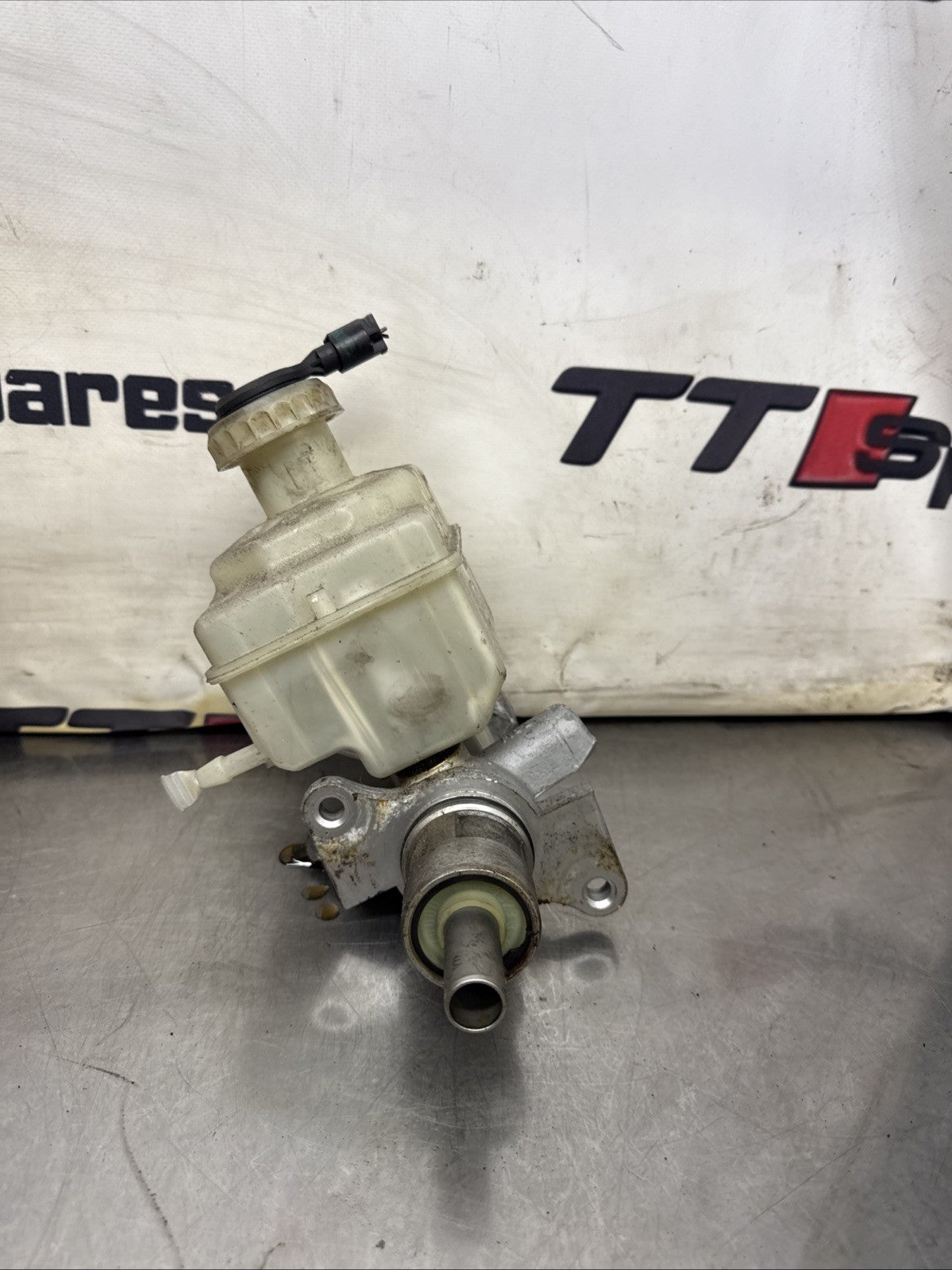 LAND ROVER DISCOVERY 3 L319 2004-2010  BRAKE MASTER CYLINDER 74471269