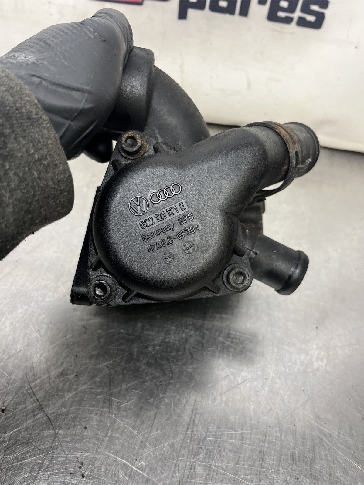 GENUINE 05-09 VW GOLF R32 MK5 AUDI 3.2 THERMOSTAT HOUSING 022121121E