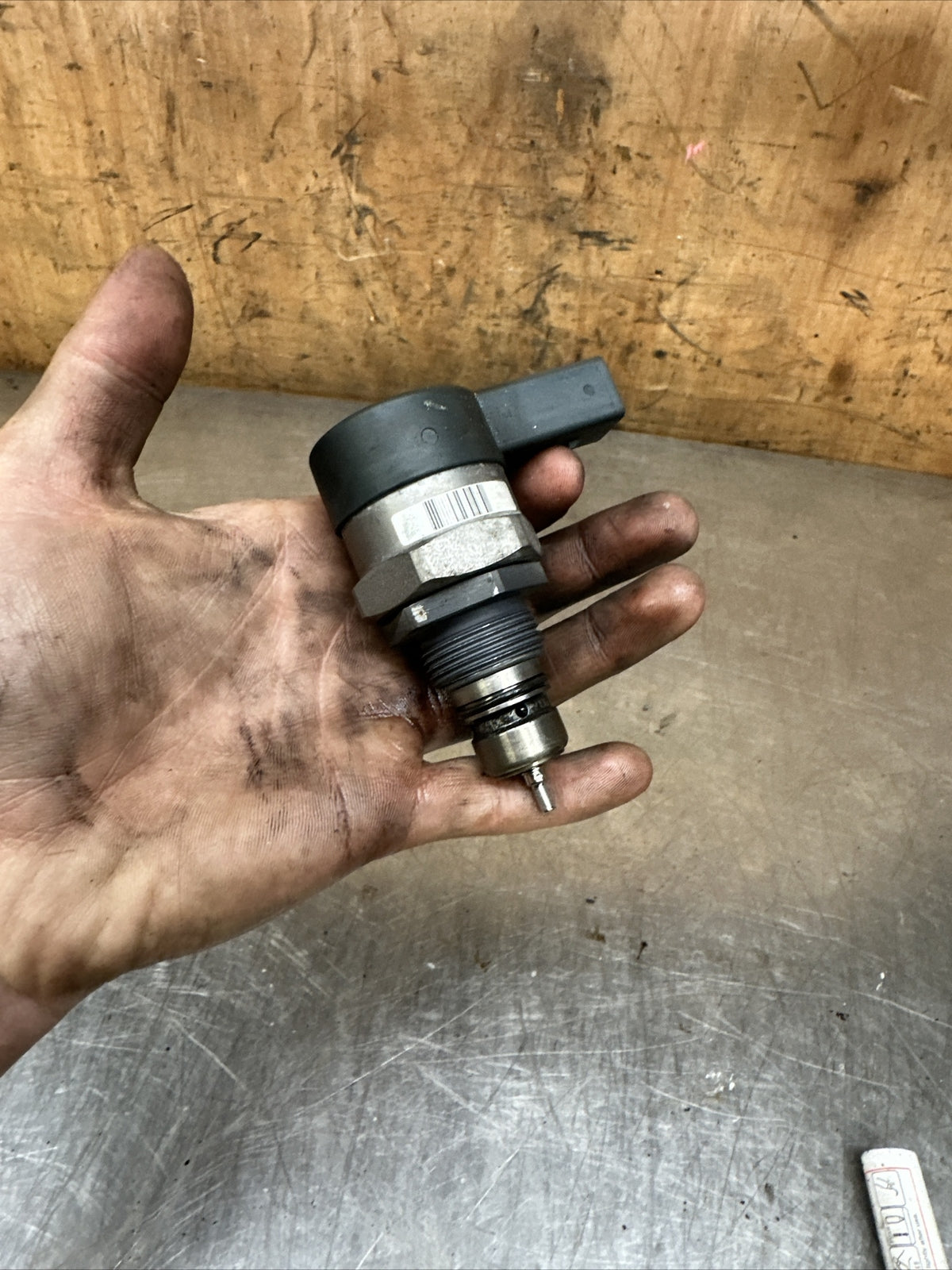 BMW X5 E70 2007 Fuel pressure regulator 0281002738 