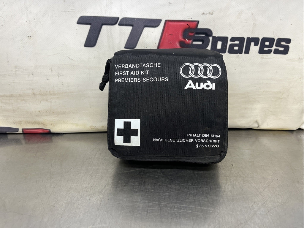 GENUINE AUDI A1 A3 A4 A5 A6 A7 FIRST AID KIT 8J7860282B