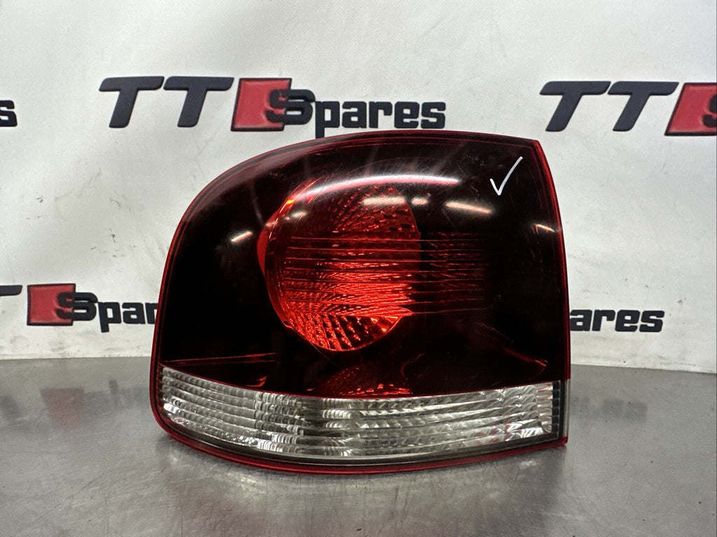 28259002 VOLKSWAGEN TOUAREG SPORT PASSENGER SIDE OUTER REAR LIGHT UNIT (2005) 