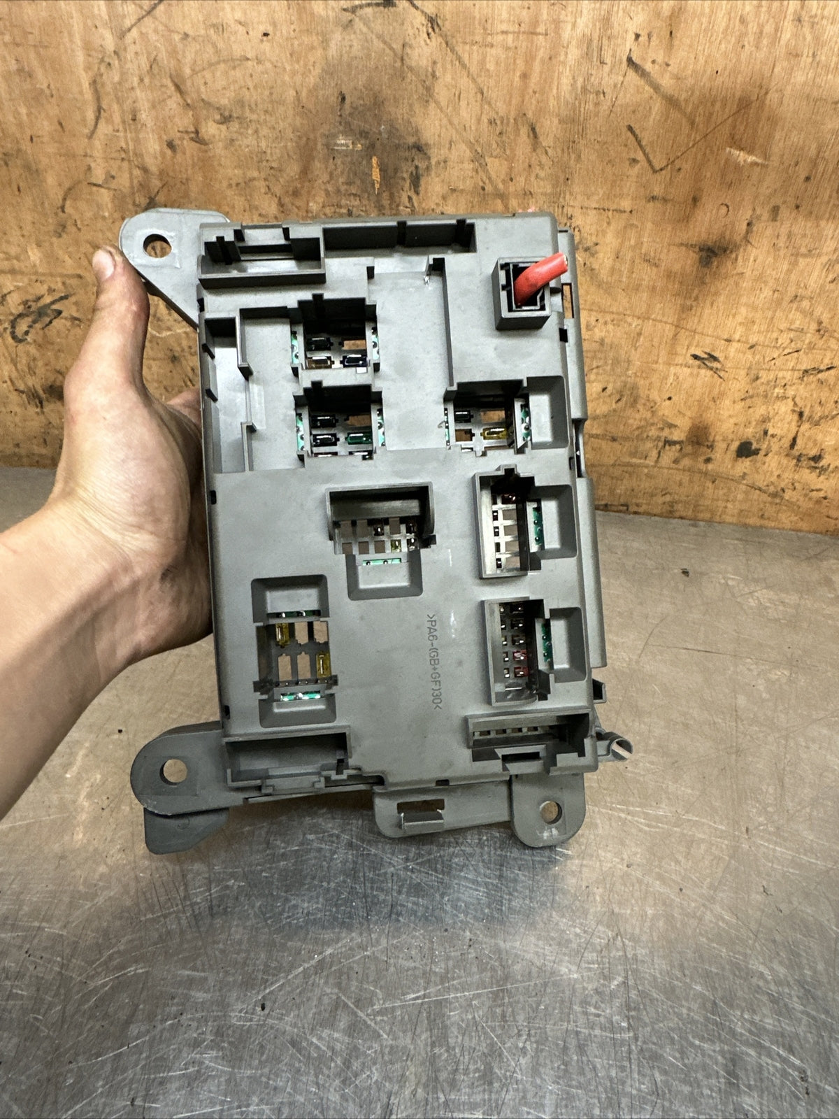 B010105300 BMW E70 FUSE BOX POWER DISTRIBUTION BOX