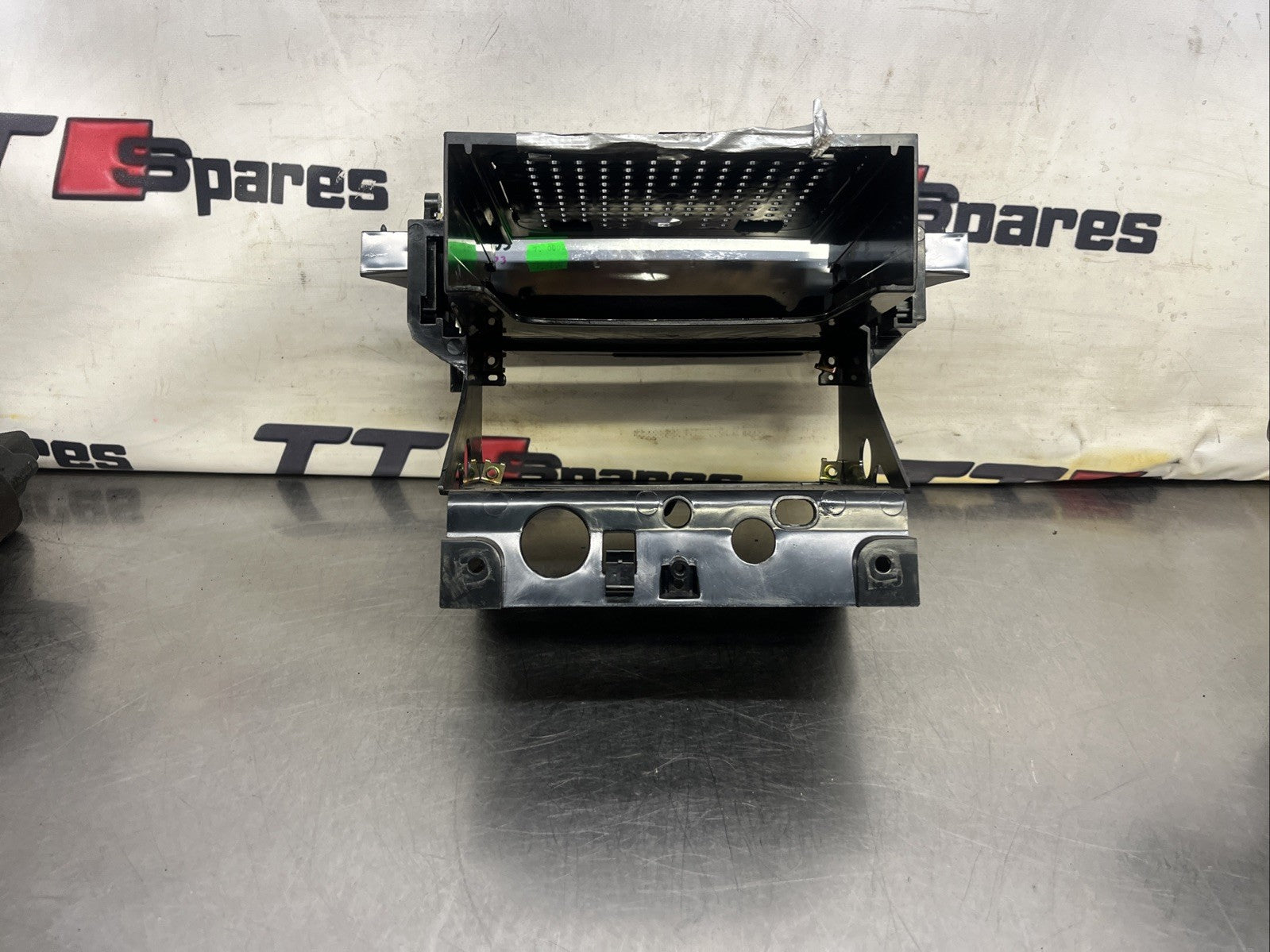 2003 AUDI TT CONVERTIBLE MK1 8N RADIO case