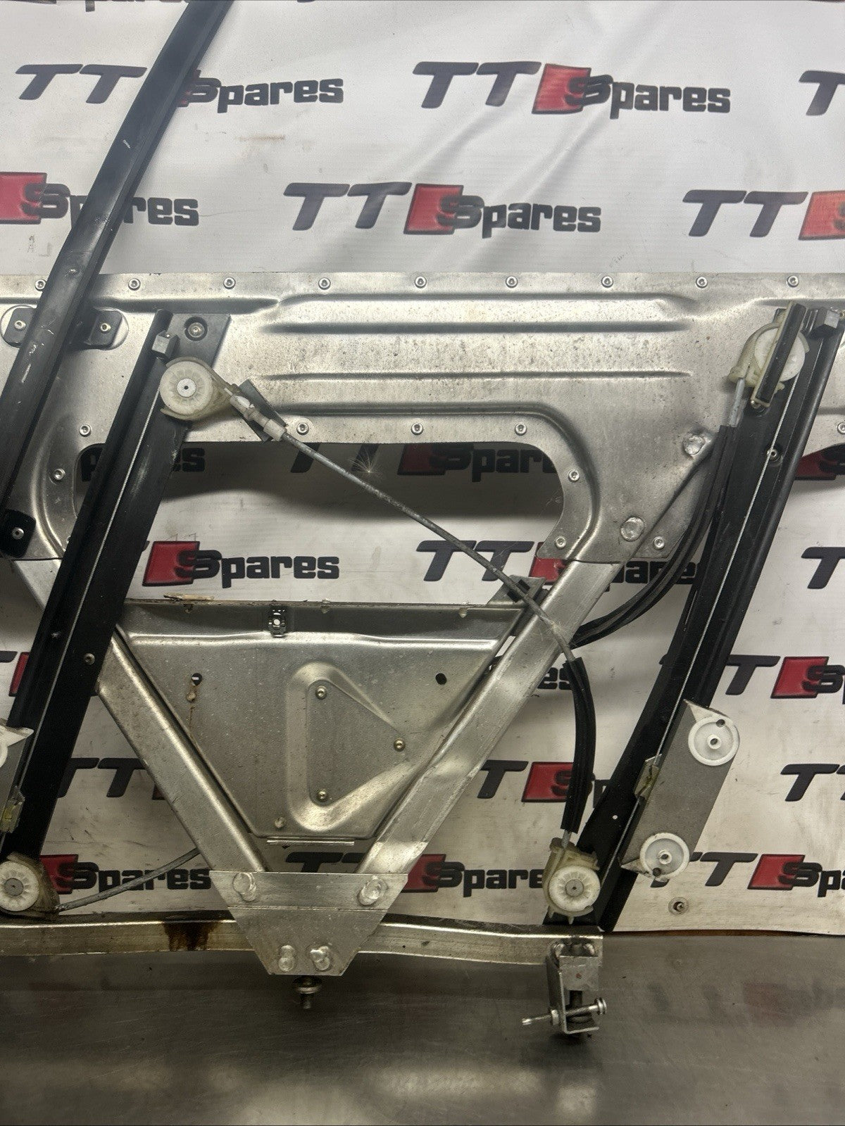 2006 AUDI TT FRONT WINDOW REGULATOR LH PASSENGER SIDE 3 DOOR COUPE 8N8837729B