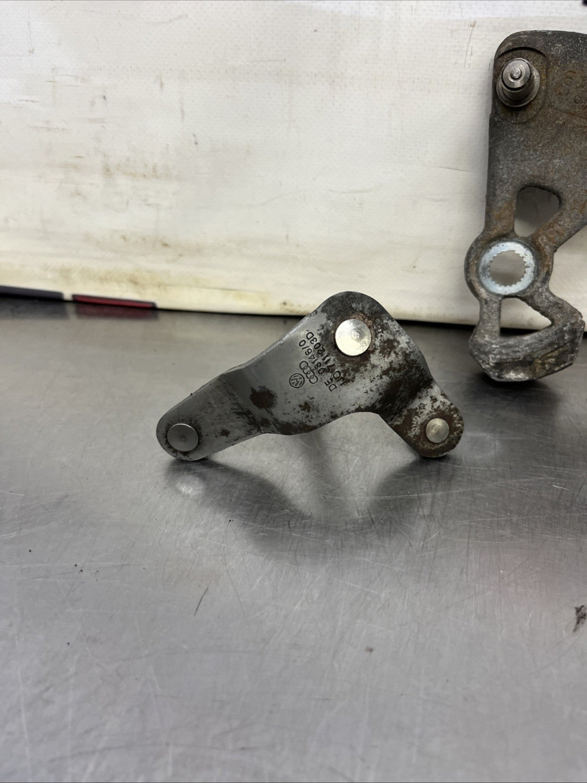 AUDI TT MK1 8N (98-06) S3 CUPRA R 6 SPEED GEAR LINKAGE SELECTOR ARM 8N0711046A