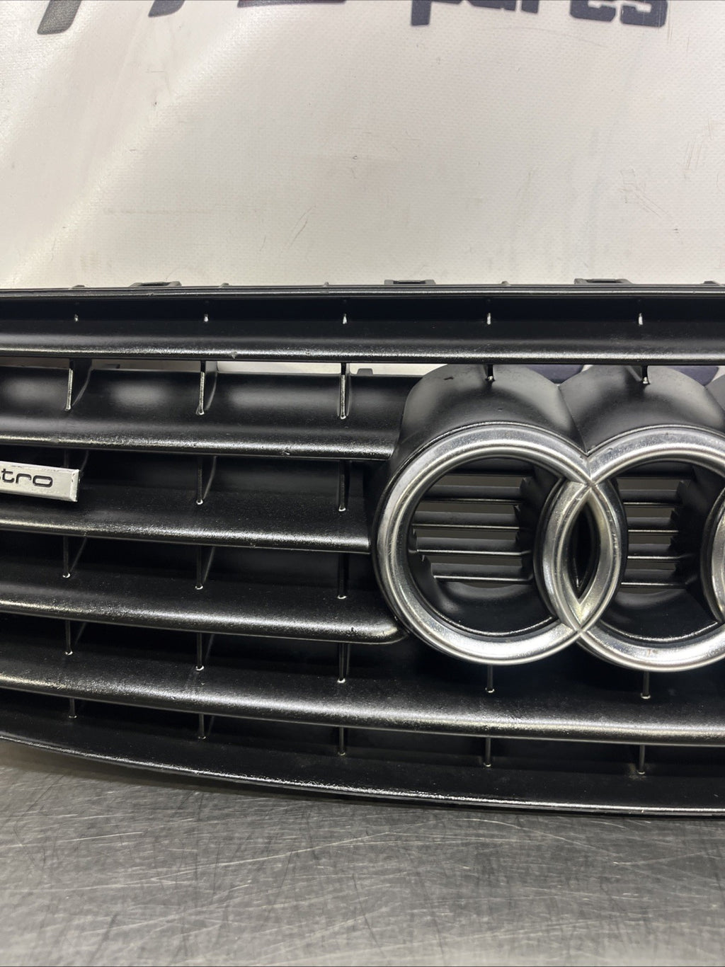 Genuine Audi TT Mk1 8N 99-06 Quattro Badge 5 slat Grille bumper
