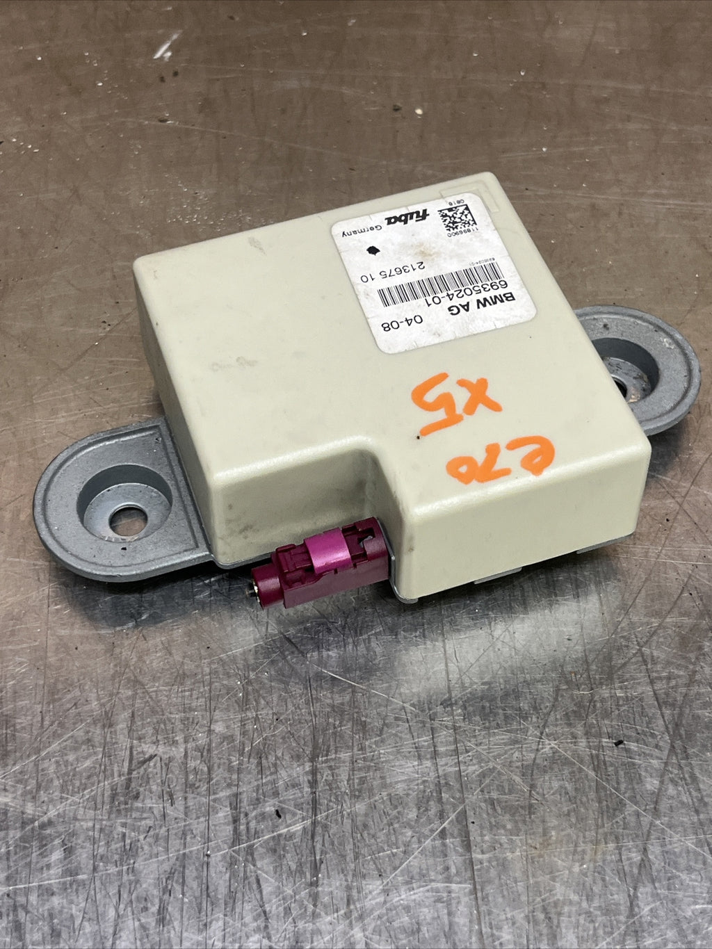 BMW 5 SERIES E61 ANTENNA AERIAL AMPLIFIER MODULE UNIT 6935024-01.