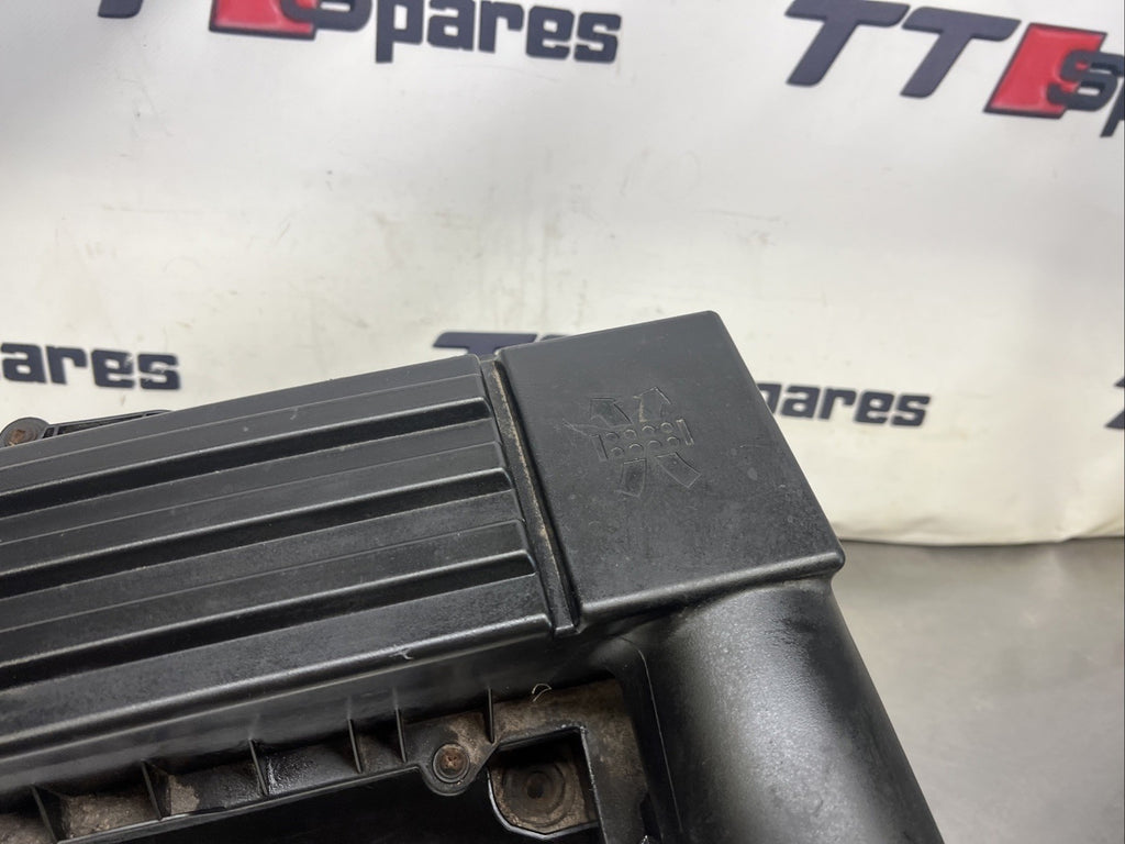 VW GOLF MK6 INTAKE AIR FILTER AIRBOX 1.6TDI CAY 3C0129607BF 2009-2012 3C0607AF
