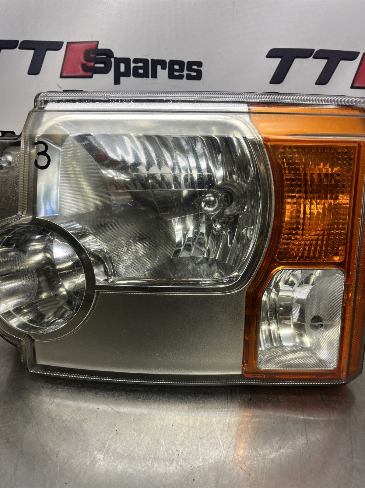 Land Rover Discovery 3 Nearside Passenger Side Halogen Headlight XBC500032