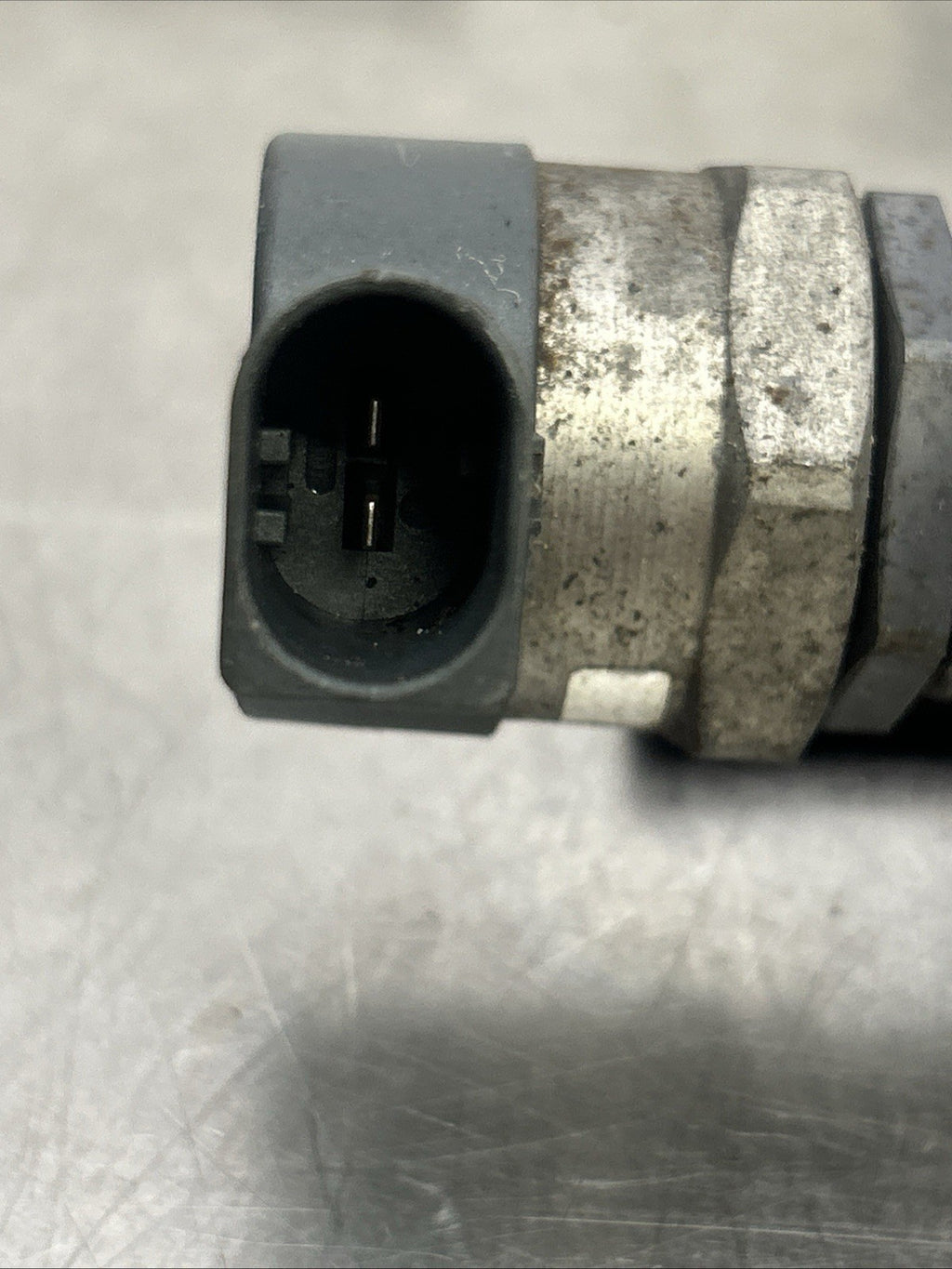 2012 MERCEDES BENZ E CLASS W212 3.0 DIESEL FUEL INJECTOR RAIL OEM A6420702495