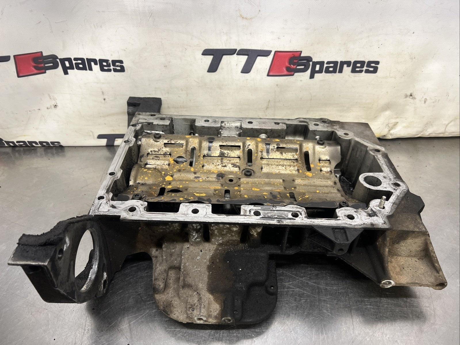 LAND ROVER DISCOVERY 3 2.7 TDV6 UPPER OIL SUMP 4H2Q6U004FA