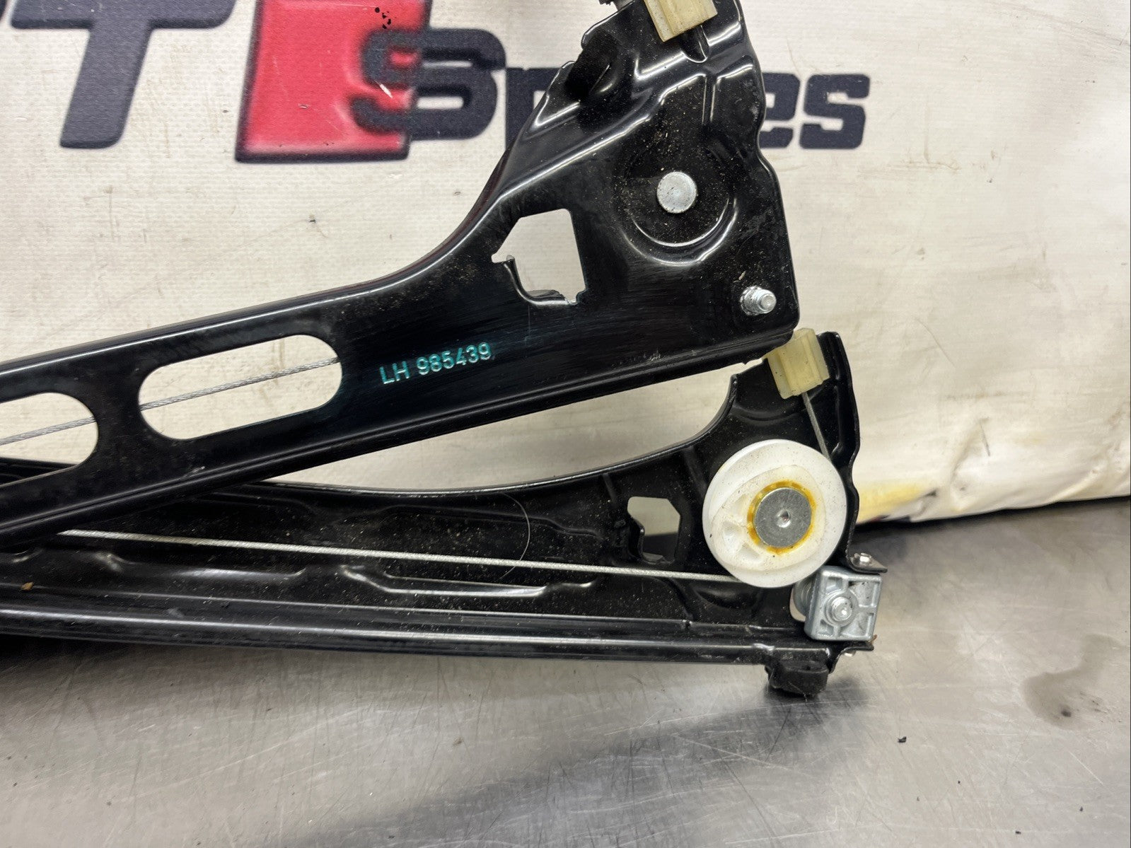 AUDI TT MK2 2006-2014 8J COUPE PASSENGER LEFT SIDE WINDOW REGULATOR 8J0837461E