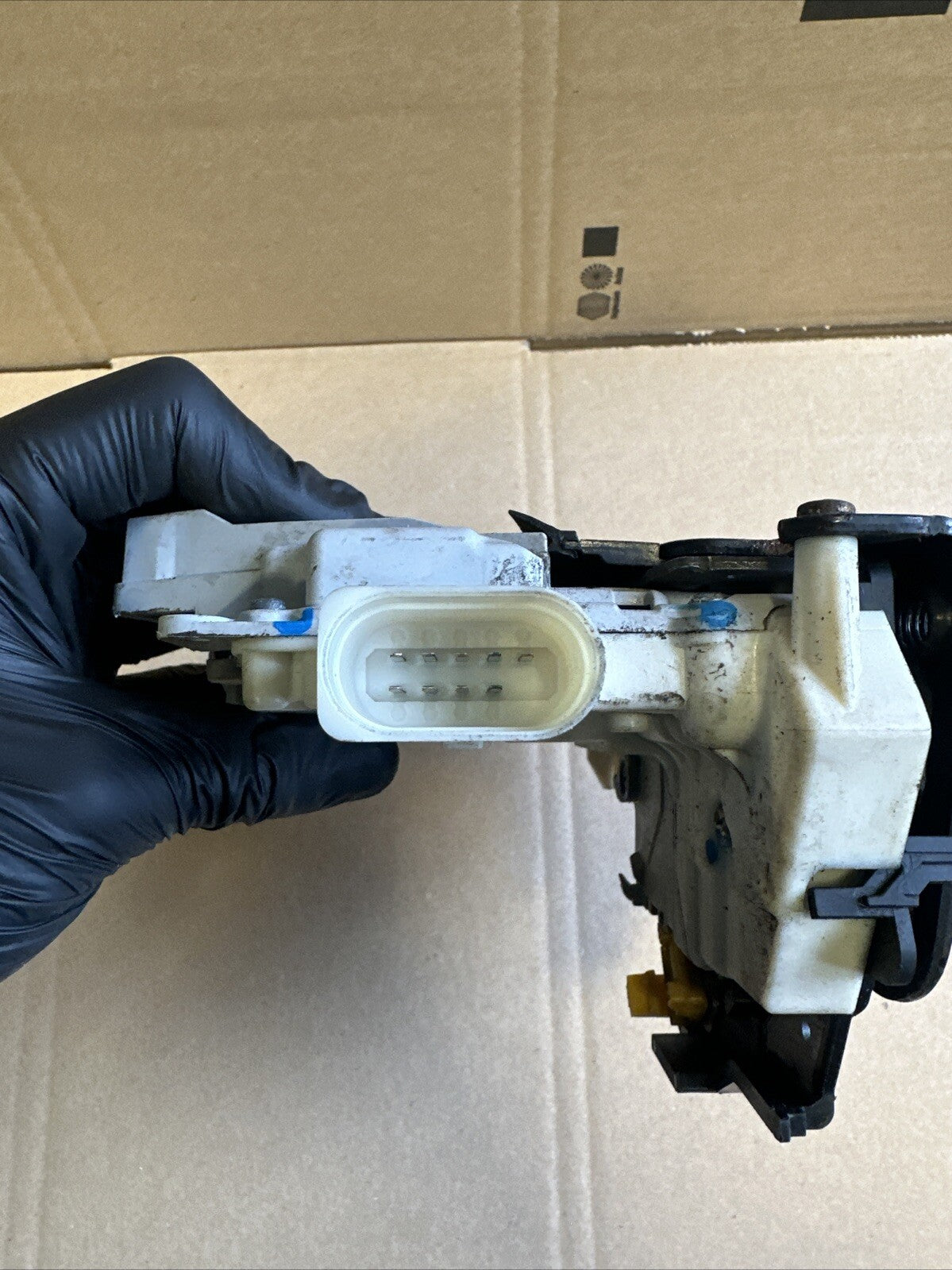 2009 AUDI S6 A3 2.0 TFSI 8P Quattro sport 5DR DRIVERS FRONT DOOR LOCK 4F2837016B