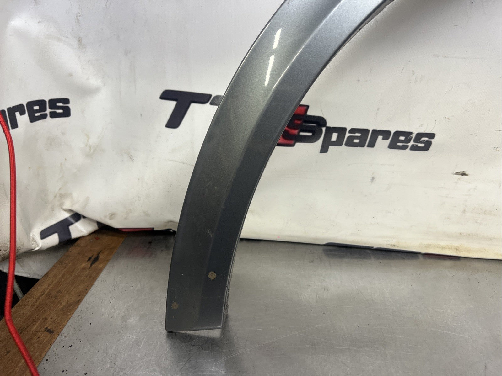 BMW X5 E70 WHEEL ARCH TRIM PASSENGER   SIDE FRONT space Gray