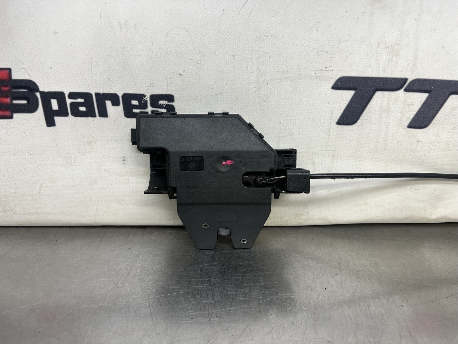 BMW 1 3 5 Z4 Series E60 E81 E87 E85 E86 E90 Boot Lid Trunk Lock Latch 8196401