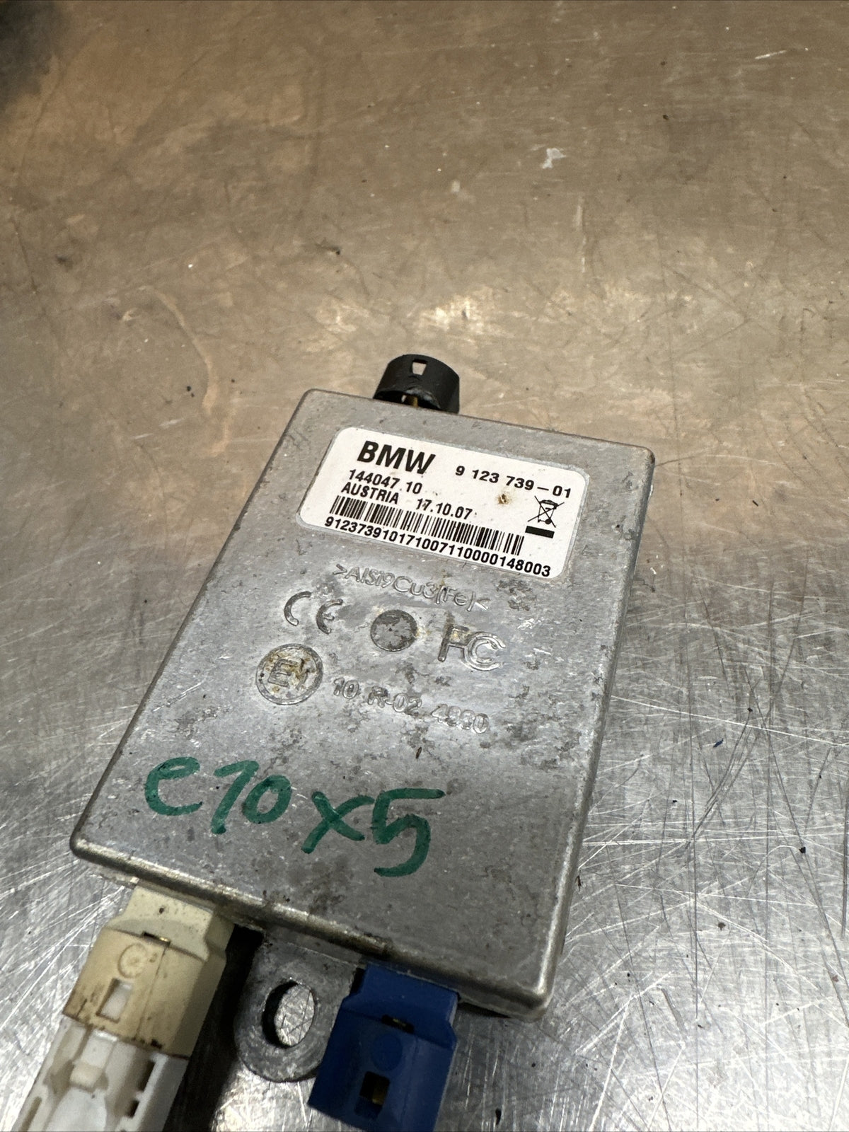  912373901 BMW X5 E70 M SPORT AUX IN SOCKET CONNECTOR -