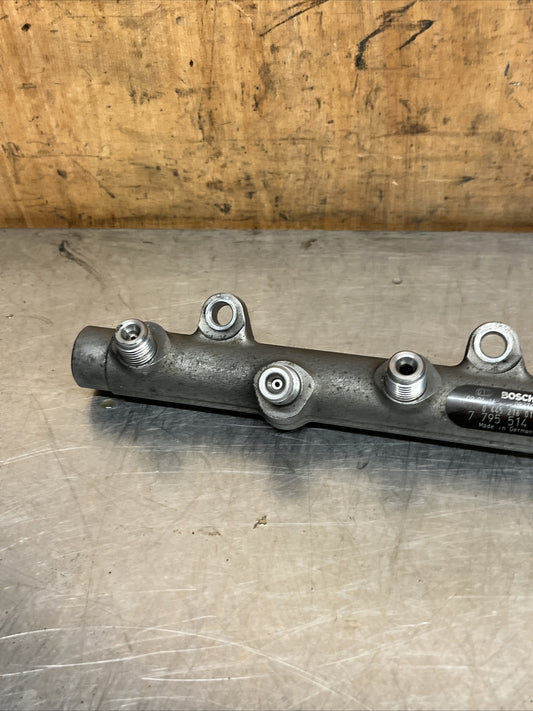 BMW E70 X5 3.0D Fuel Injection Rail 7795514 03