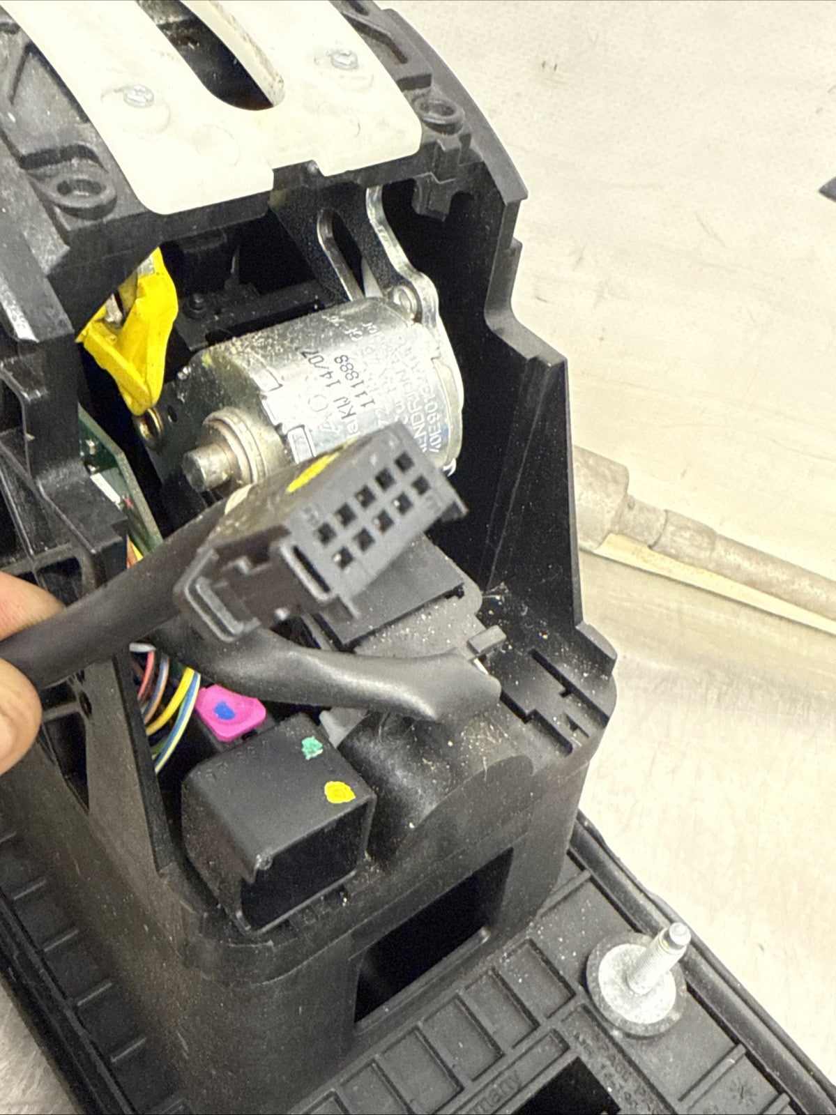 AUDI TT 8J 06-09 3.2 TFSI Automatic Shift Selector & Linkage 8J2713025E