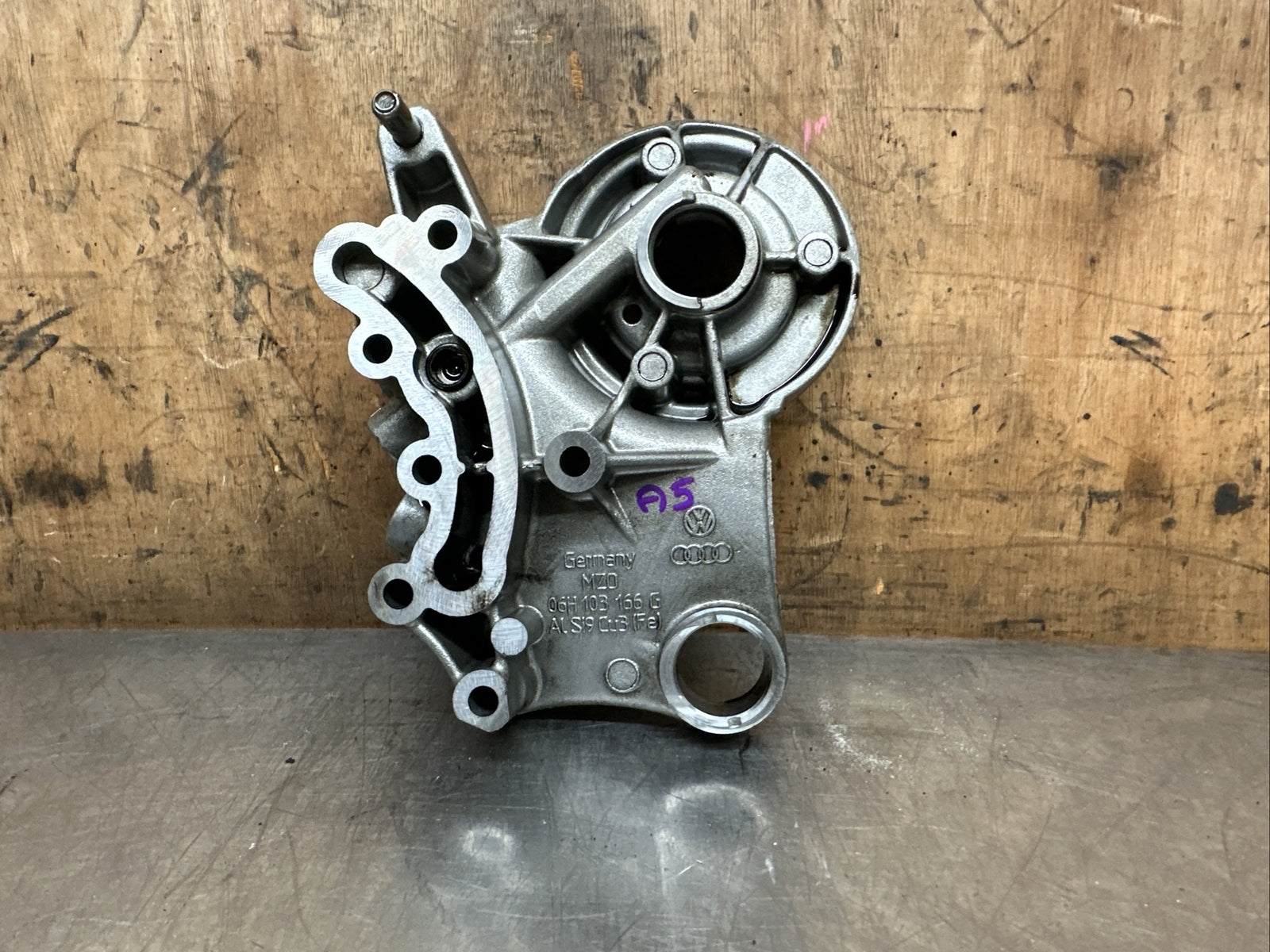 AUDI A4 A5 B8 2.0 PETROL CAMSHAFT BRIDGE BRACKET 06H103166G