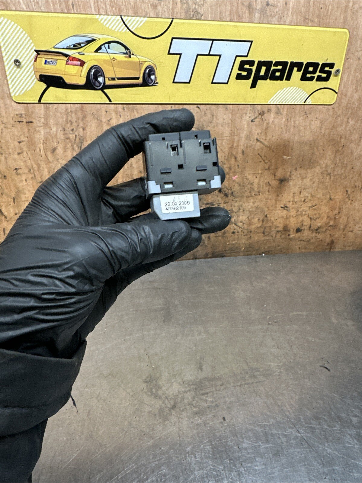 AUDI S6 C6 04-11 A4 B8 A5 8T ALARM ANTI TOW DEACTIVATION SWITCH BUTTON 