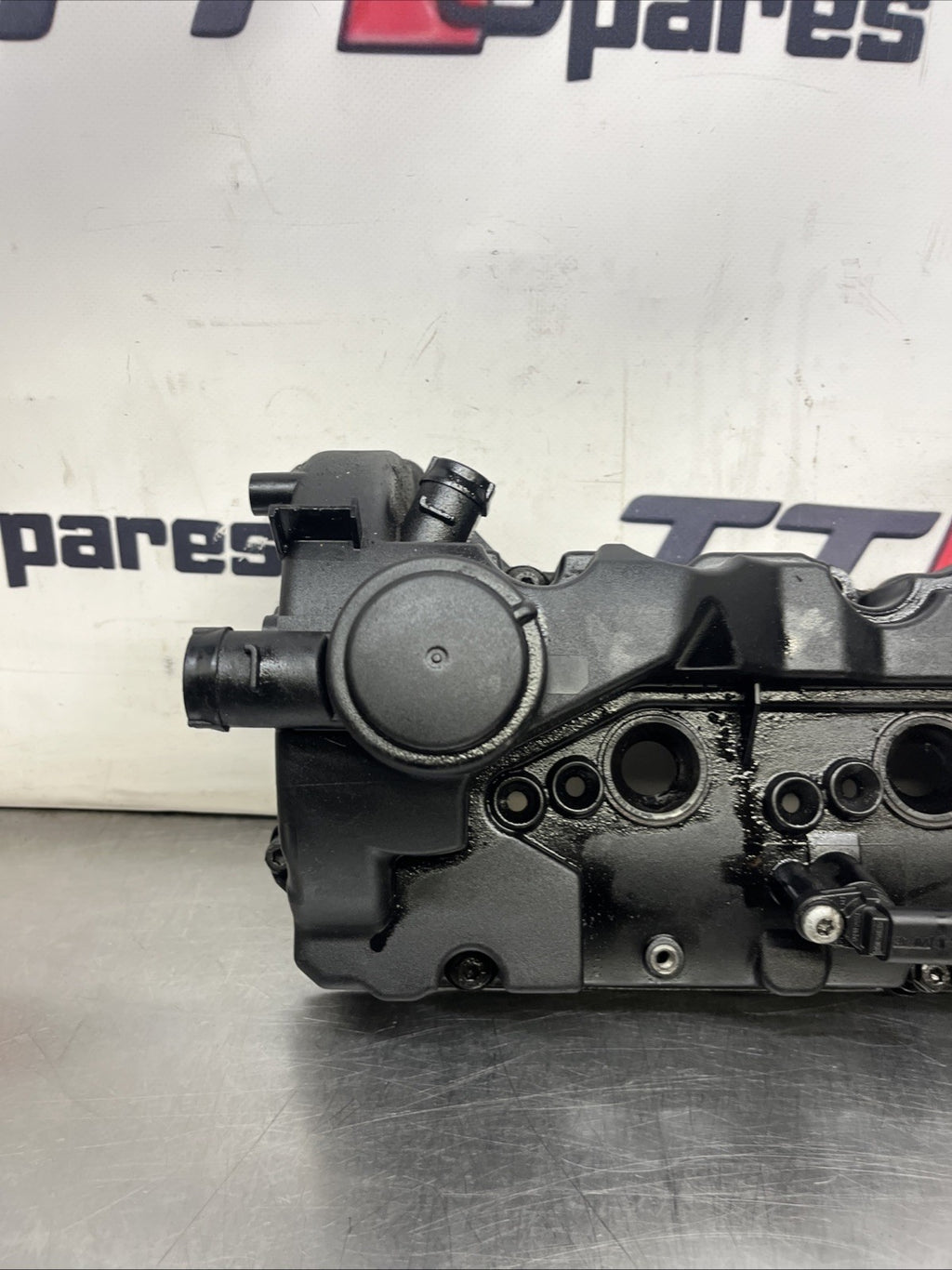 AUDI Q7 ROCKER VALVE COVER 3.0 TDI  / CRCA - CRC DIESEL MK1 4L 2012