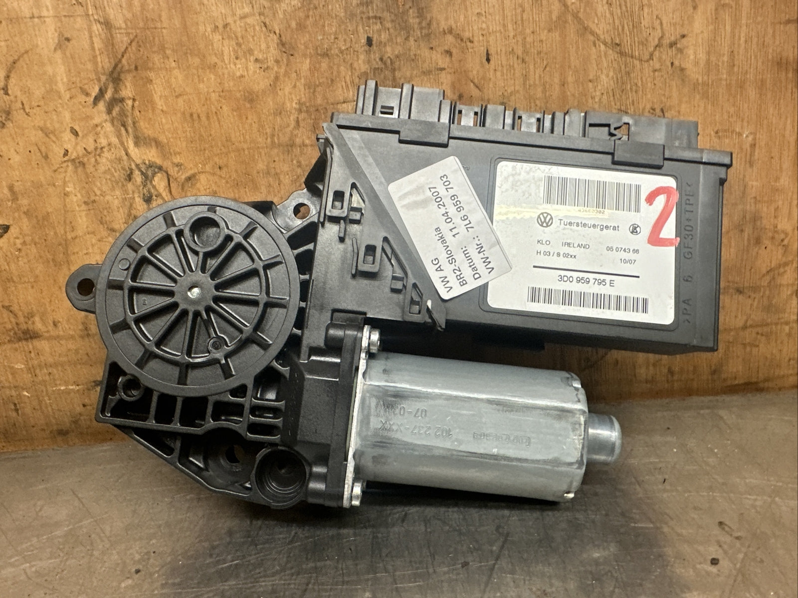 3D0959795E VOLKSWAGEN TOUREG MK1 FL 5DR 04-10 WINDOW MOTOR REAR PASSENGER 