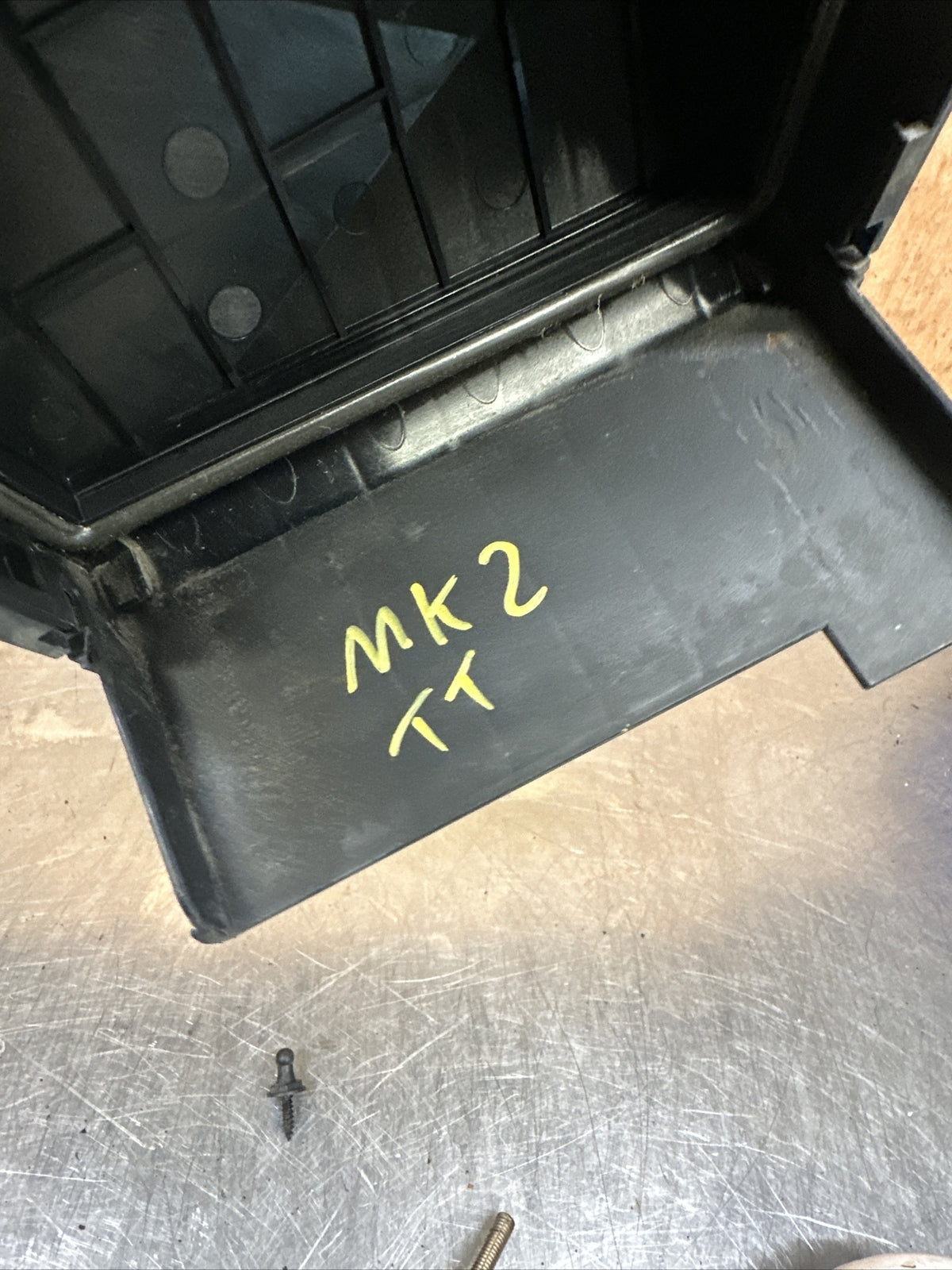 Audi TT 8J Mk2 Engine Bay Fuse Box Cover Lid 1K0937132F
