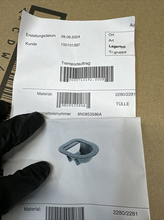 Audi TT Mk1 8N 225 180 Coupe Roadster            New Genuine Sill Drain Plug Cap