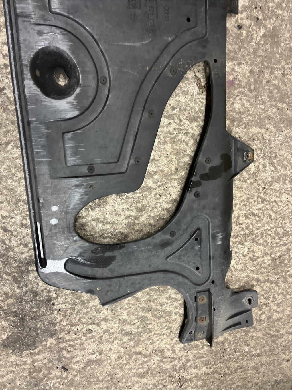 8n0825213e Mk1 TT Fwd Rear Undertray Good Condition