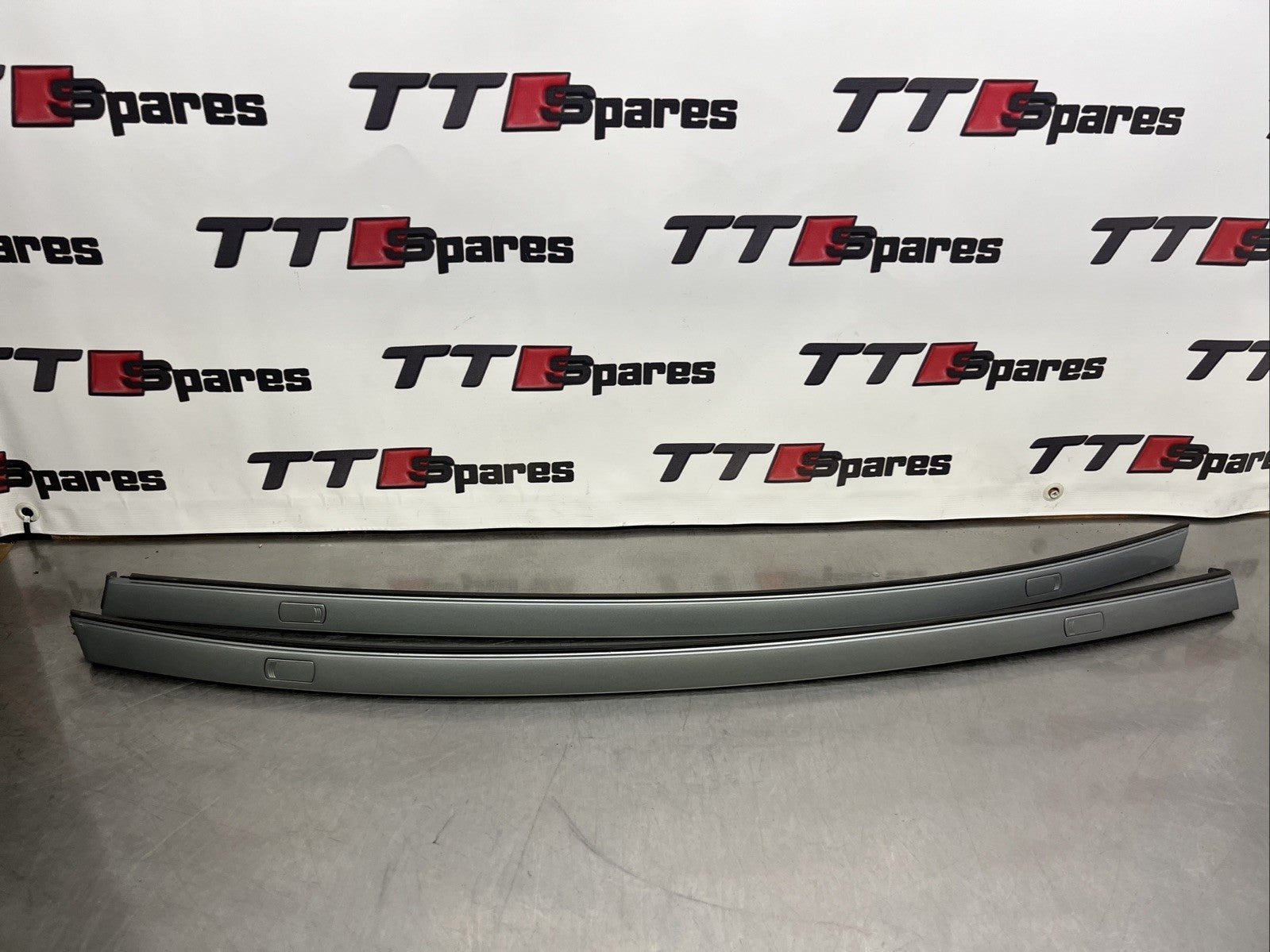 AUDI TT MK1 8N 98-06 COUPE PAIR ROOF GUTTER TRIMS RAILS AVUS SILVER VGC