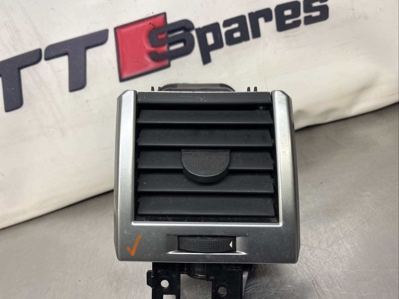 Jbd500170xxx 2005-2009 Range Rover Sport Dash Middle Left Side Air Vent