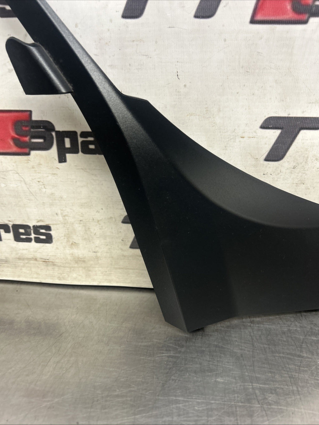 2008-2012 Audi TT Front Right Driver Centre Grill Side Trim 8J0807082