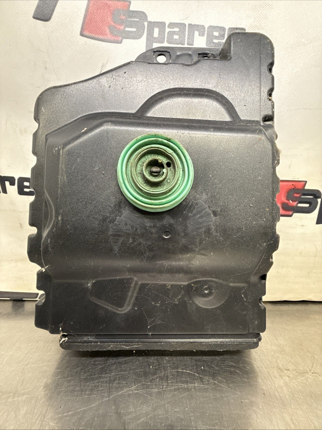 BMW 1 SERIES HARMAN SUBWOOFER WITH COVER DRIVER RIGHT SIDE 9232126 F20 F21 F22