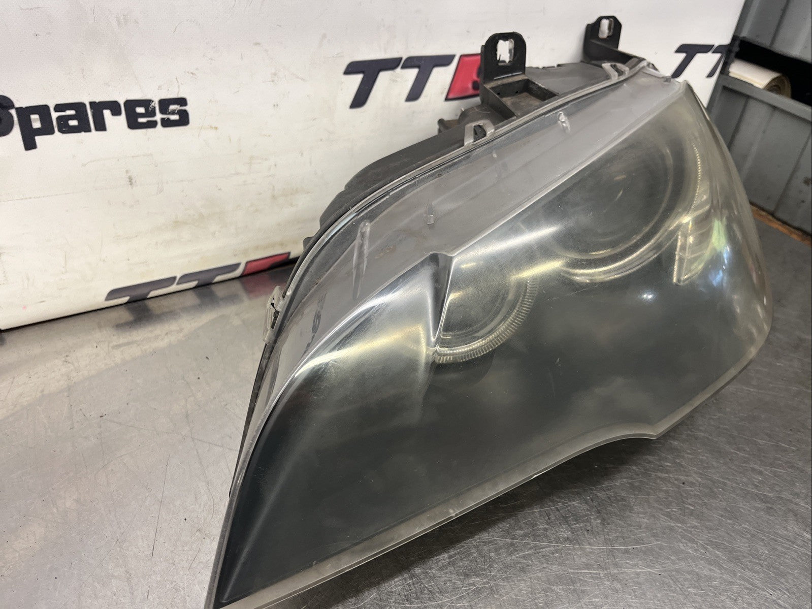 BMW X5 E70 Passenger Headlight 2009