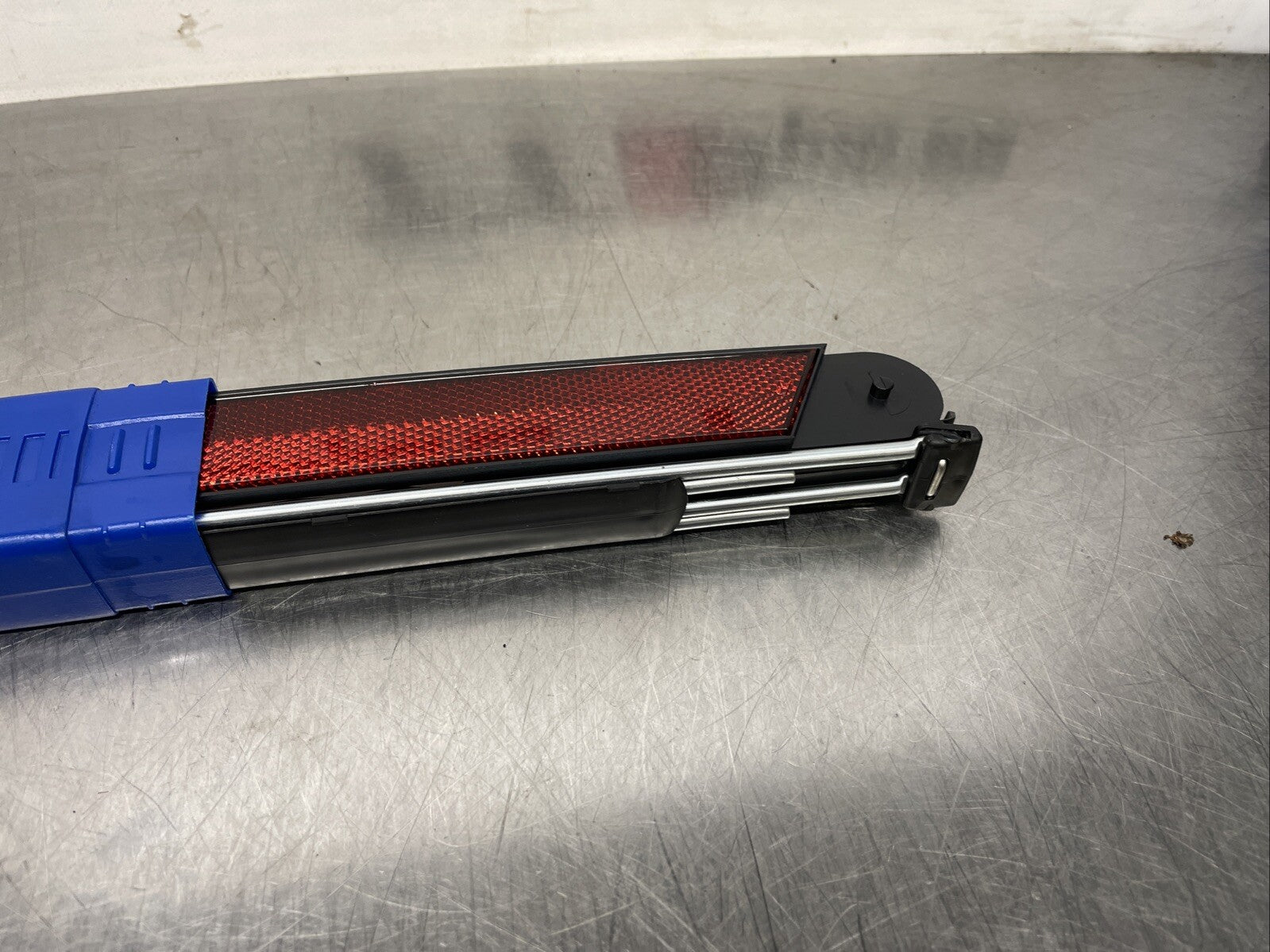 BMW 1 3 5 Z4 Series E60 E61 E87 E90 E91 Warning Triangle Blue Container 