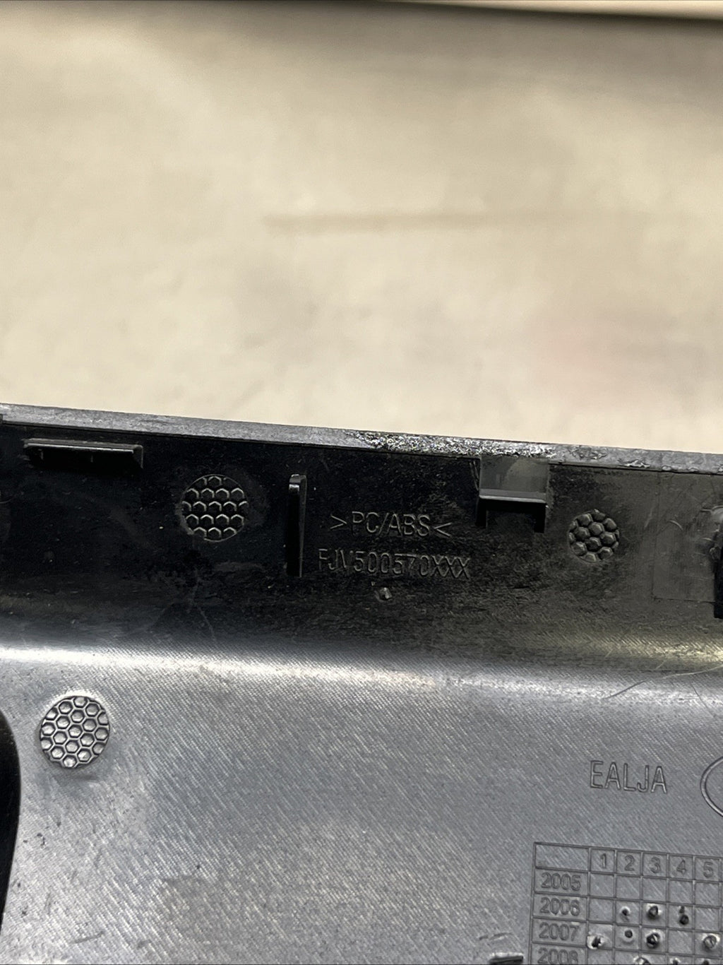 Range Rover Vogue L322 Center Console Rear Air Vent Cover