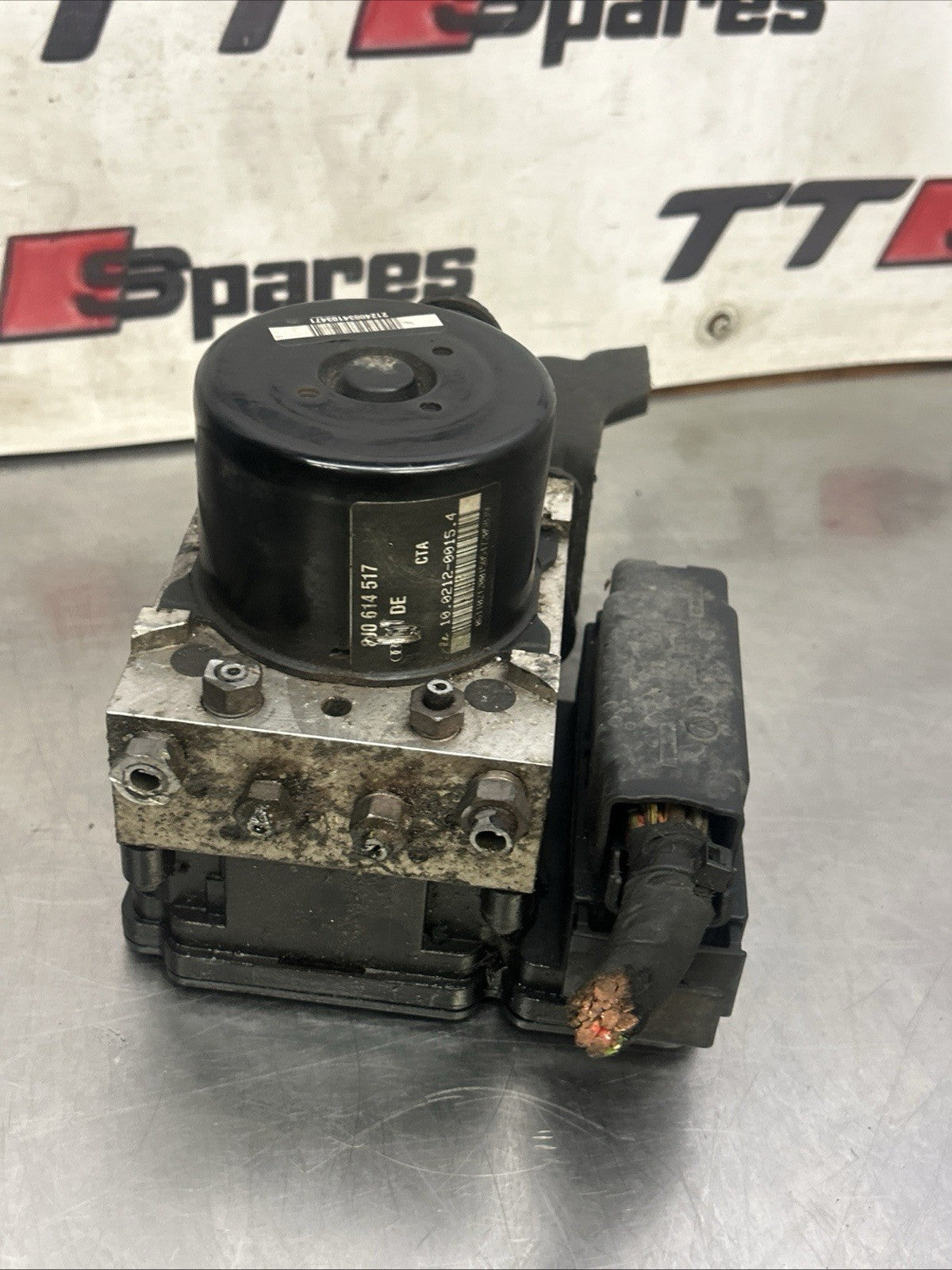 2010-2014 AUDI TT MK2 8J ABS Pump Modulator Control Unit 8J0614517B
