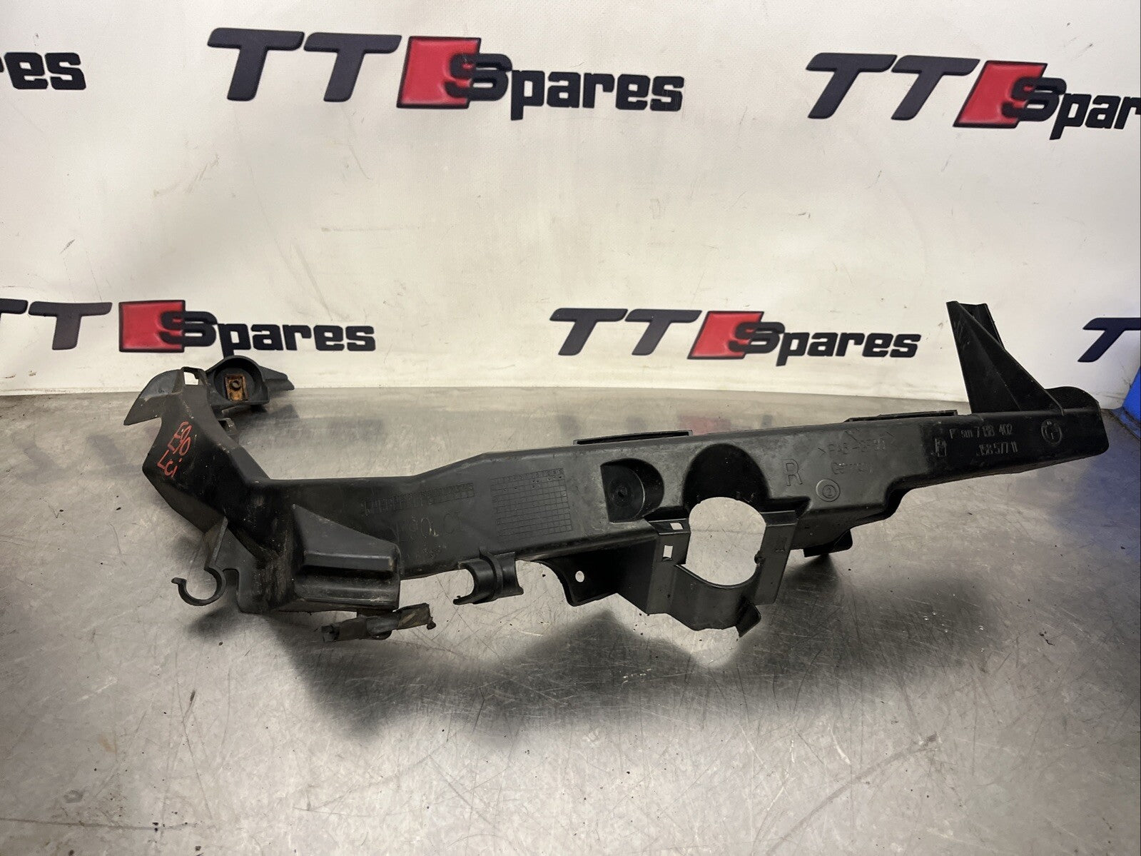 Genuine Used BMW Driver O/S Headlight Bracket Fits E90 E91 LCI 7138402